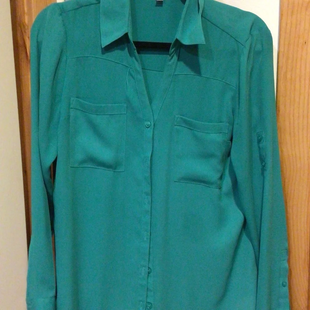 Express button down - Picture 1 of 4